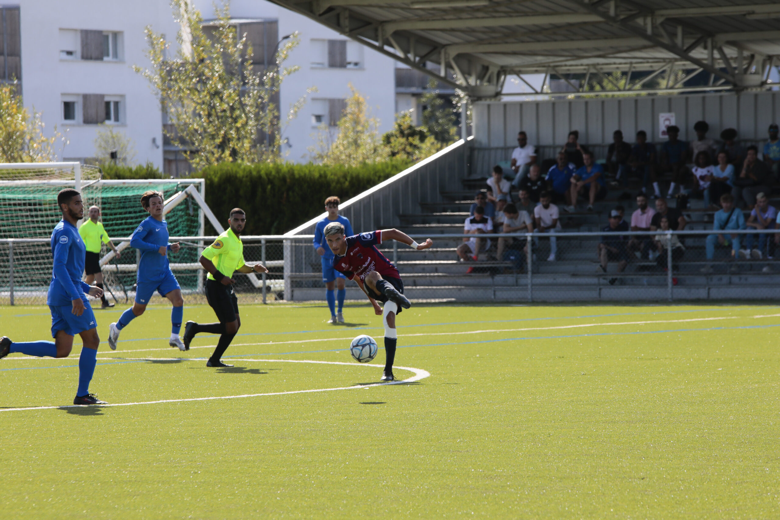 Carton Plein Pour Le Centre De Formation Clermont Foot